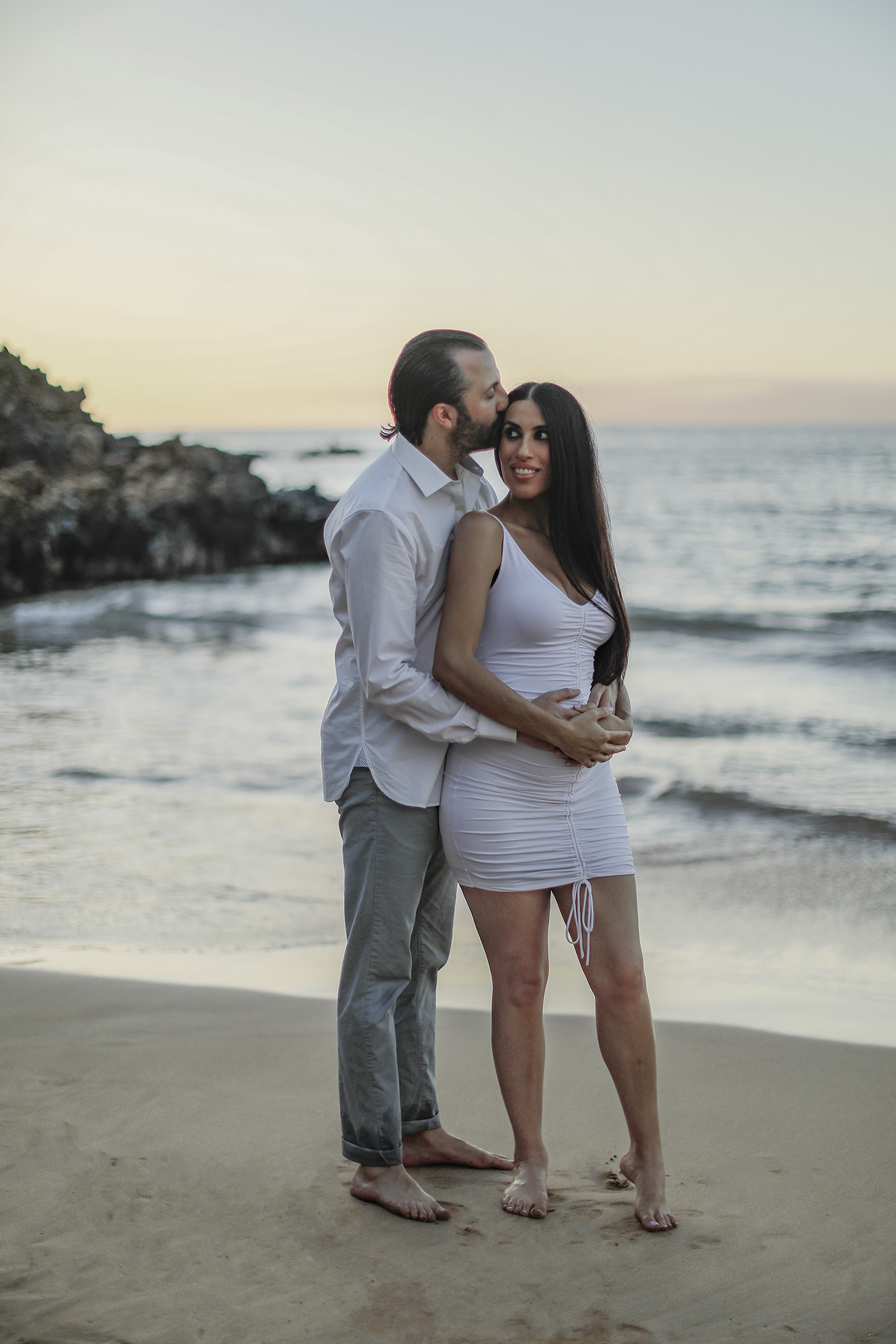 Maternity Photographer in Maui, HI