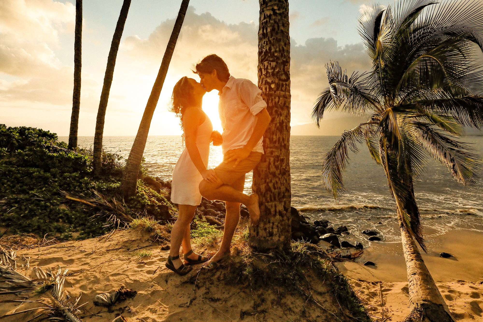 https://creative.thexdigital.com/couples-photographer-in-maui-hi/